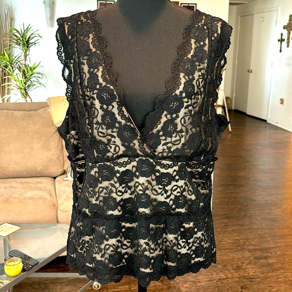 NWT: Womens Black Lace Blouse w/ Cream Underlining, Size XL